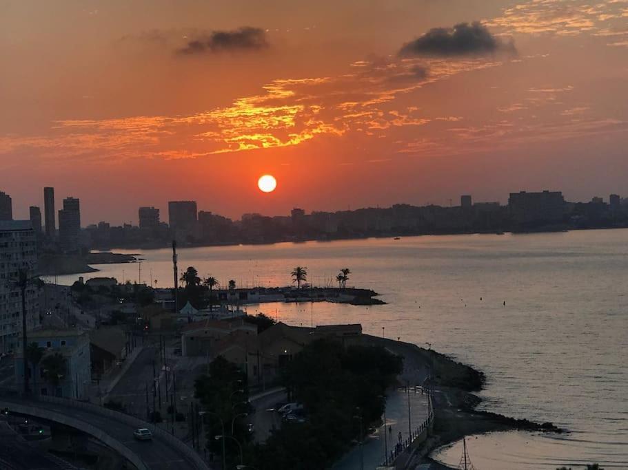 Apartamento Con Vistas Al Mar Primera Linea De Playa Del Postiguet Lejlighed Alicante Eksteriør billede